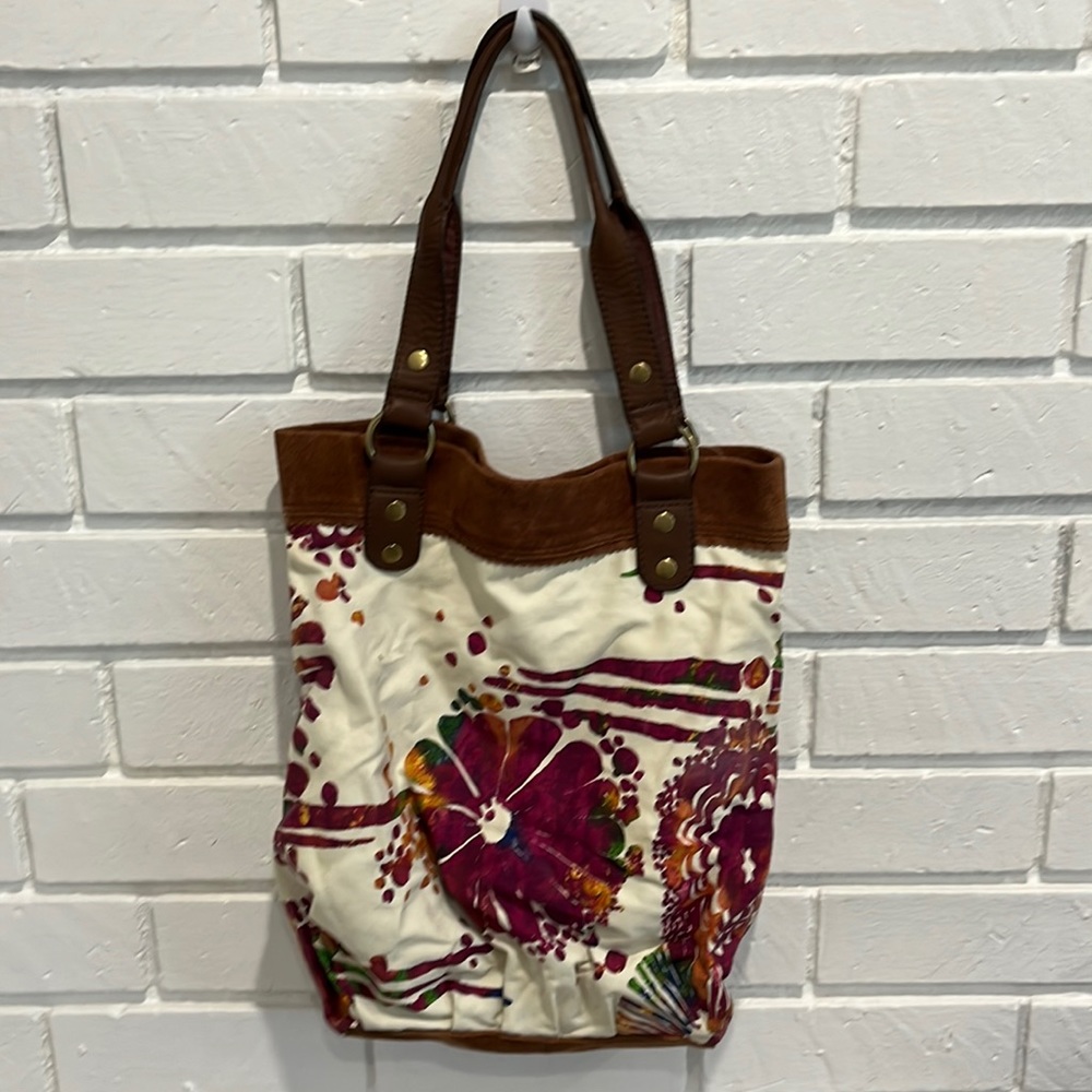 Lucky Brand canvas flower tote. Cream colored tote with bright magenta flowers.